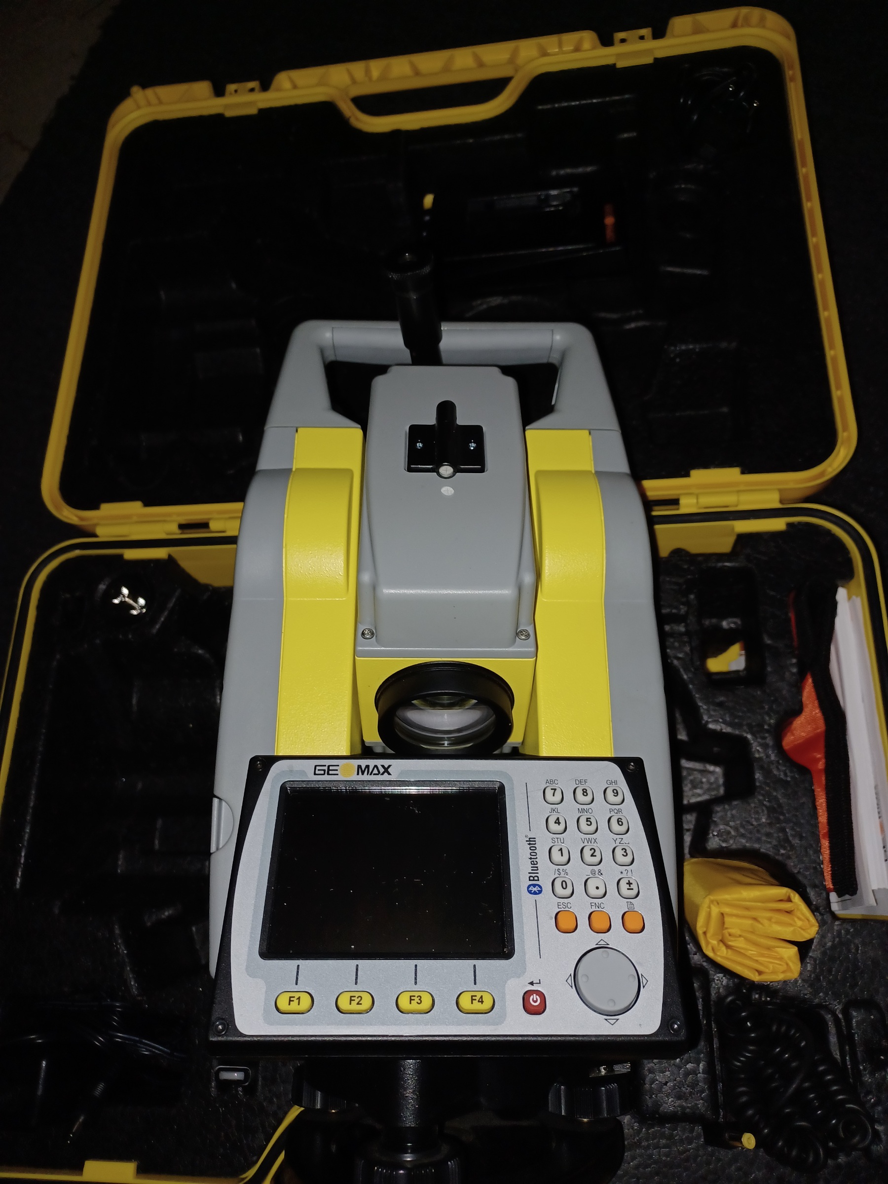 STAZIONE TOTALE GEOMAX ZOOM35 PRO 1″ A10