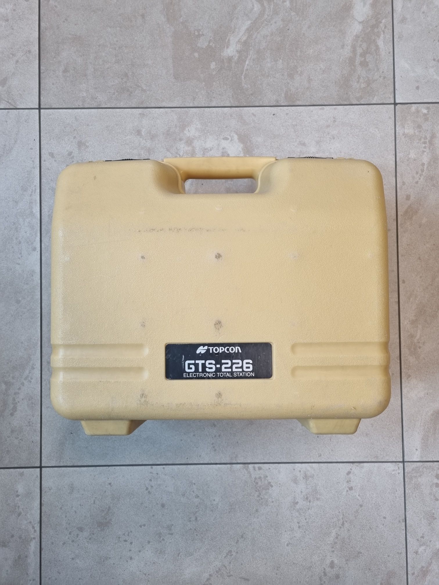 STAZIONE TOTALE TOPCON GTS-226